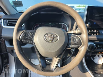 2023 Toyota RAV4 LE - miniatura 10