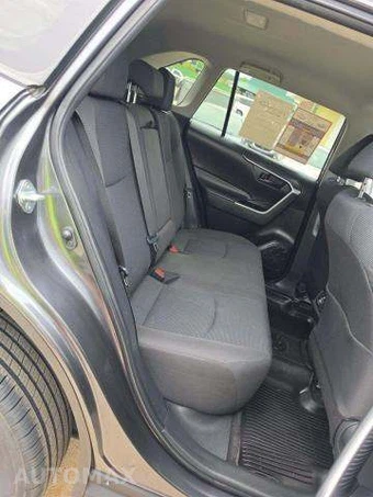 2023 Toyota RAV4 LE – miniatura 16