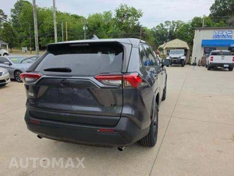 2023 Toyota RAV4 LE – miniatura 3