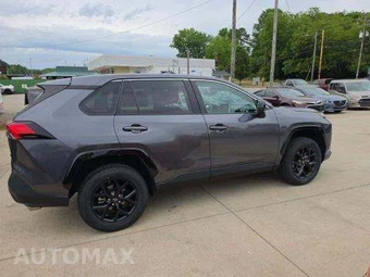2023 Toyota RAV4 LE – miniatura 4