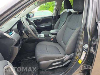 2023 Toyota RAV4 LE – miniatura 6