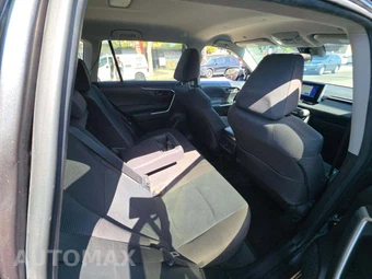 2023 Toyota RAV4 LE - miniatura 16