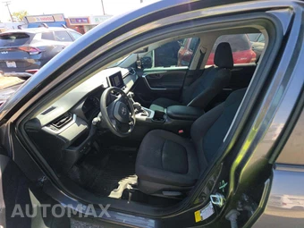 2023 Toyota RAV4 LE - miniatura 6