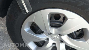 2023 Toyota RAV4 LE - miniatura 24