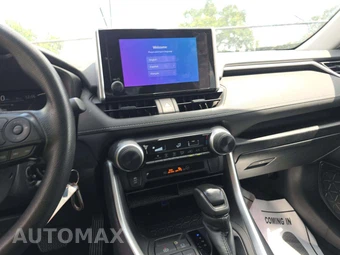 2023 Toyota RAV4 LE - miniatura 10