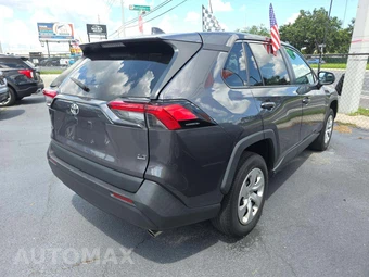 2023 Toyota RAV4 LE - miniatura 3
