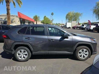 2023 Toyota RAV4 LE - miniatura 4
