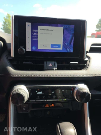 2023 Toyota RAV4 LE - miniatura 10