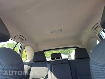 2023 Toyota RAV4 LE - miniatura 11
