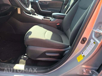 2023 Toyota RAV4 LE - miniatura 6