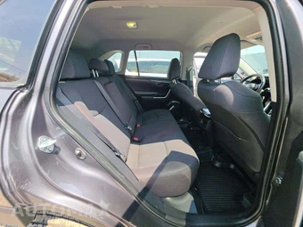 2023 Toyota RAV4 LE - miniatura 16