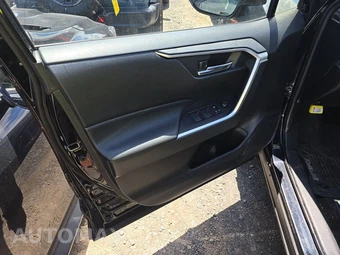 2023 Toyota RAV4 Prime SE - miniatura 9