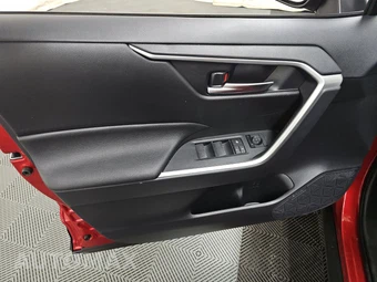 2023 Toyota RAV4 Prime SE - miniatura 9