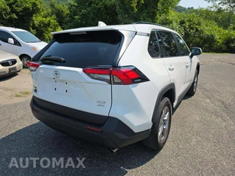 2023 Toyota RAV4 XLE - miniatura 3