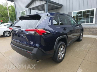 2023 Toyota RAV4 XLE - miniatura 3