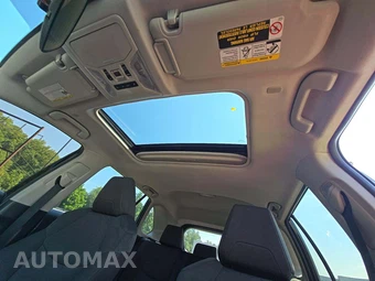 2023 Toyota RAV4 XLE – miniatura 11