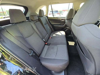 2023 Toyota RAV4 XLE – miniatura 16