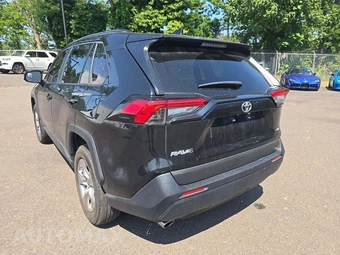 2023 Toyota RAV4 XLE – miniatura 2