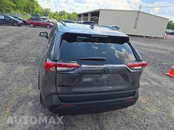 2023 Toyota RAV4 XLE – miniatura 5