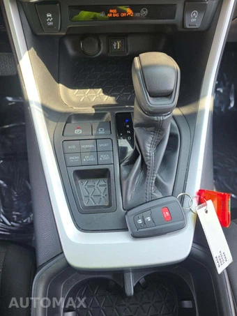 2023 Toyota RAV4 XLE - miniatura 8