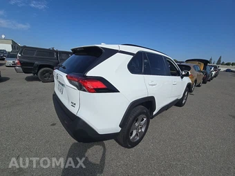 2023 Toyota RAV4 XLE - miniatura 4