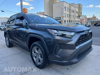 2023 Toyota RAV4 XLE - miniatura 4