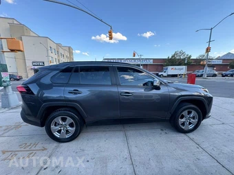 2023 Toyota RAV4 XLE - miniatura 5