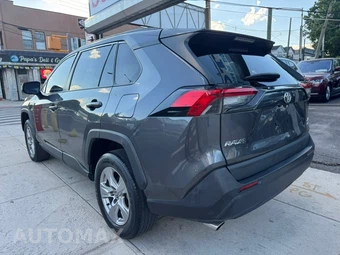 2023 Toyota RAV4 XLE - miniatura 9