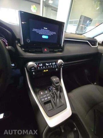 2023 Toyota RAV4 XLE - miniatura 10