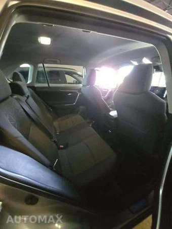 2023 Toyota RAV4 XLE - miniatura 16