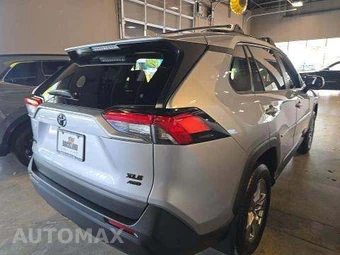 2023 Toyota RAV4 XLE - miniatura 3