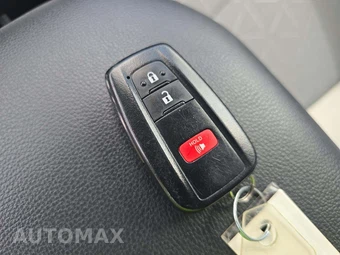 2023 Toyota RAV4 XLE - miniatura 8