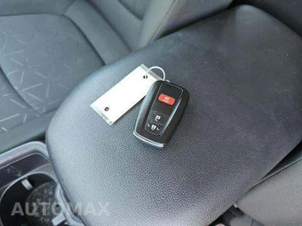 2023 Toyota RAV4 XLE - miniatura 8
