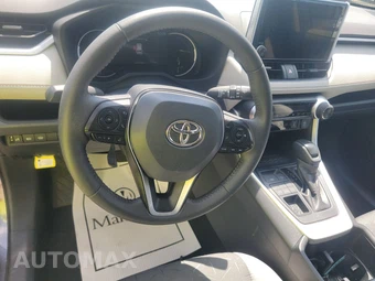 2023 Toyota RAV4 XLE – miniatura 10