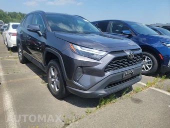 2023 Toyota RAV4 XLE – miniatura 3