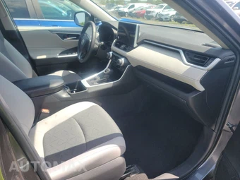2023 Toyota RAV4 XLE – miniatura 8