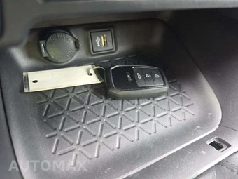 2023 Toyota RAV4 XLE - miniatura 8