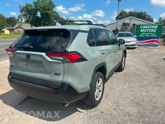 2023 Toyota RAV4 XLE - miniatura 10