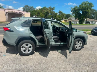 2023 Toyota RAV4 XLE - miniatura 18
