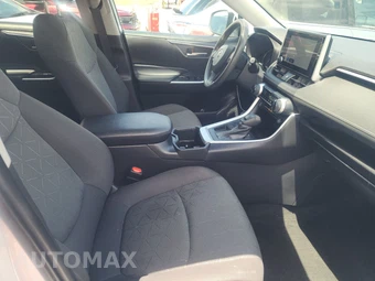 2023 Toyota RAV4 XLE - miniatura 8