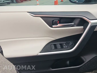 2023 Toyota RAV4 XLE - miniatura 9