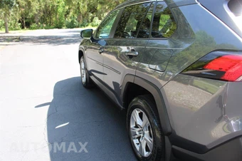 2023 Toyota RAV4 XLE - miniatura 11