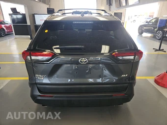 2023 Toyota RAV4 XLE - miniatura 5