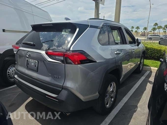 2023 Toyota RAV4 XLE - miniatura 3