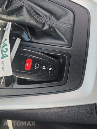 2023 Toyota RAV4 XLE - miniatura 8