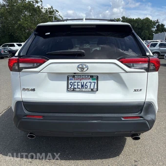2023 Toyota RAV4 XLE - miniatura 4