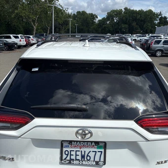 2023 Toyota RAV4 XLE - miniatura 9