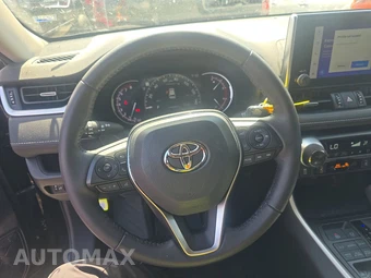 2023 Toyota RAV4 XLE Premium – miniatura 10