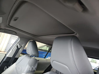 2023 Toyota RAV4 XLE Premium - miniatura 17