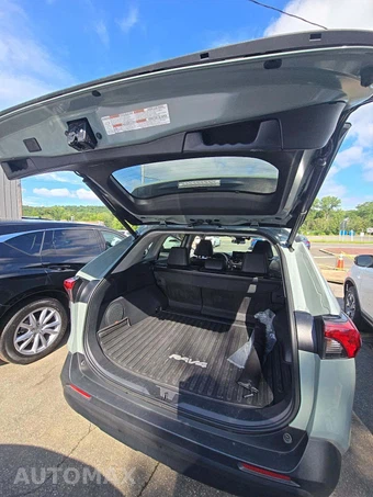 2023 Toyota RAV4 XLE Premium - miniatura 14